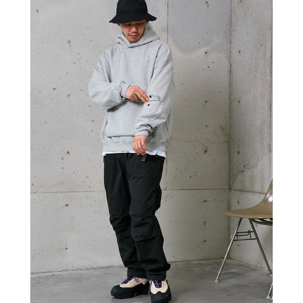 Front pocket design E1007