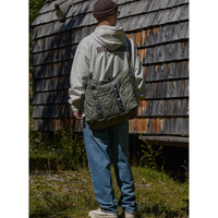 Front pocket messenger bag E057