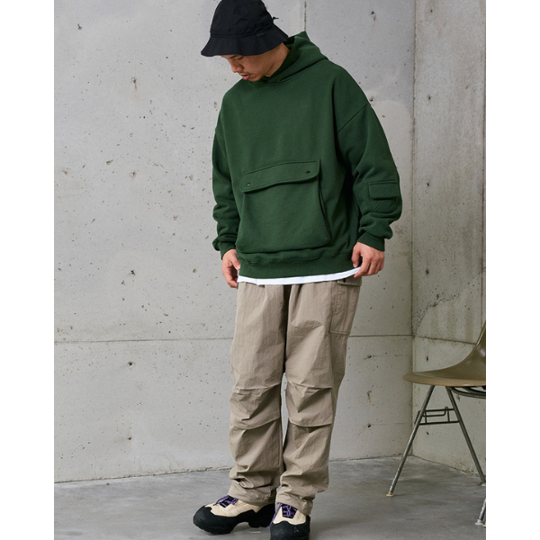 Front pocket design E1007