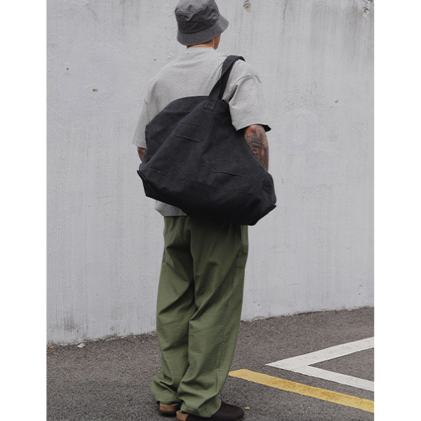 Wide silhouette pants E050