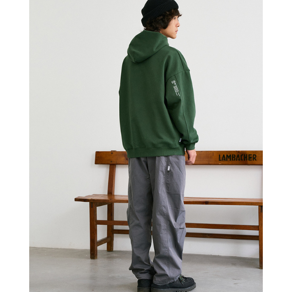 Front pocket design E1007