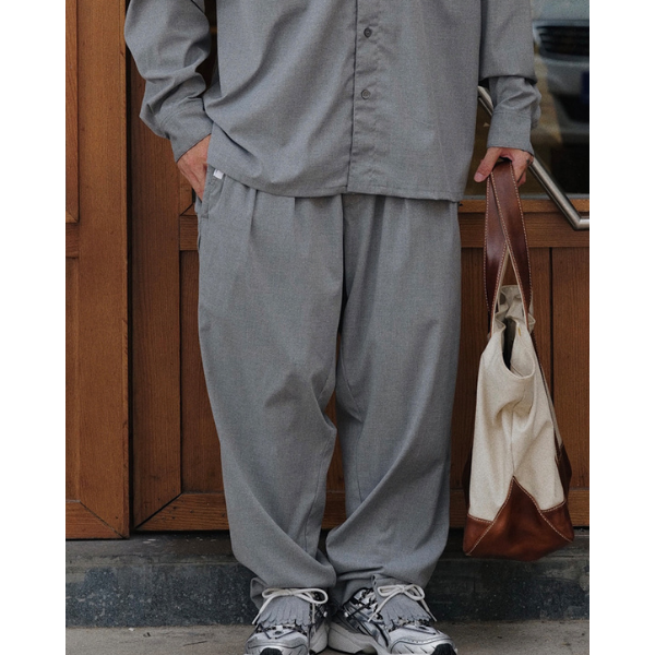 Wide silhouette pants E1017