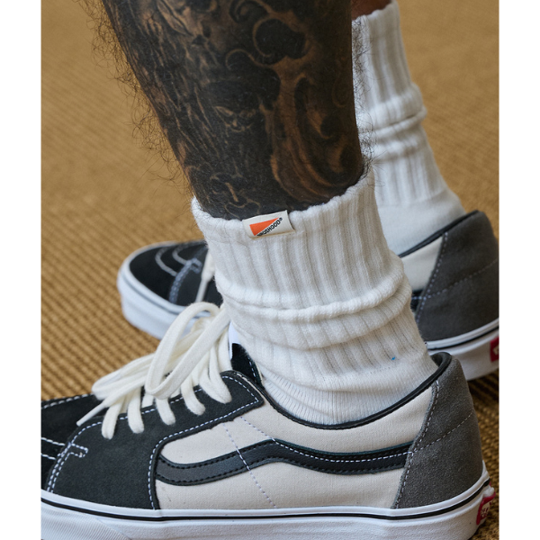 Side logo design socks E066